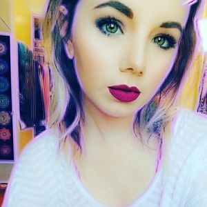 Meet your Posher, Candice